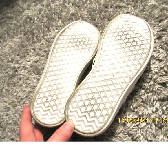 Trendy Animal Print Sneakers – Size 7 - Picture 5 of 6